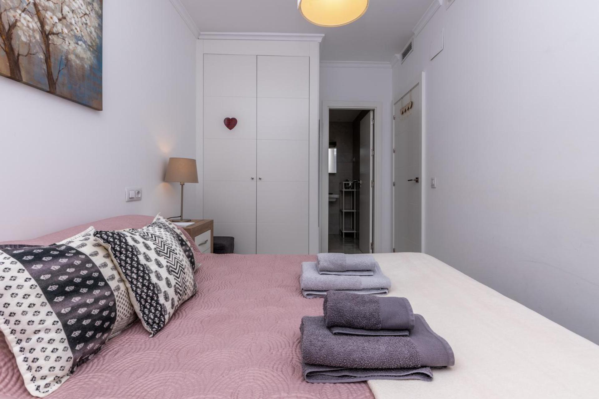 Cozy Apartment Perfect For Couples Smarttv+Wifi Фуэнхирола Экстерьер фото